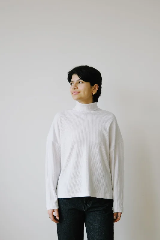 turtleneck sweater - white